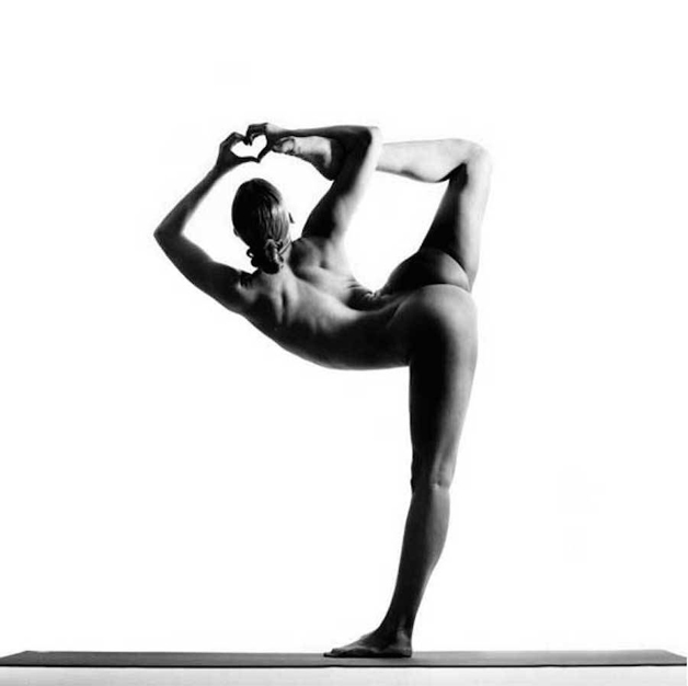 NudeYogaGirl_2